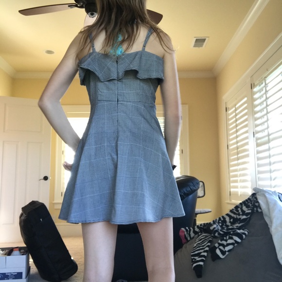 Black and White Dress - Picture 3 of 4